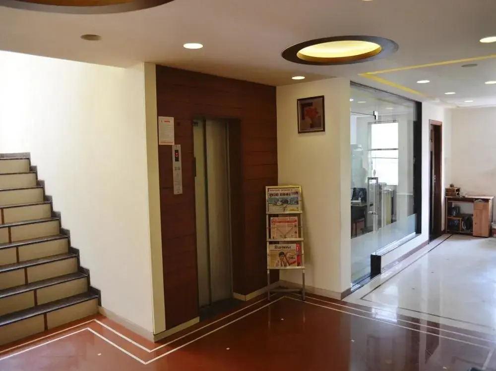 OYO 2430 Hotel Apex
