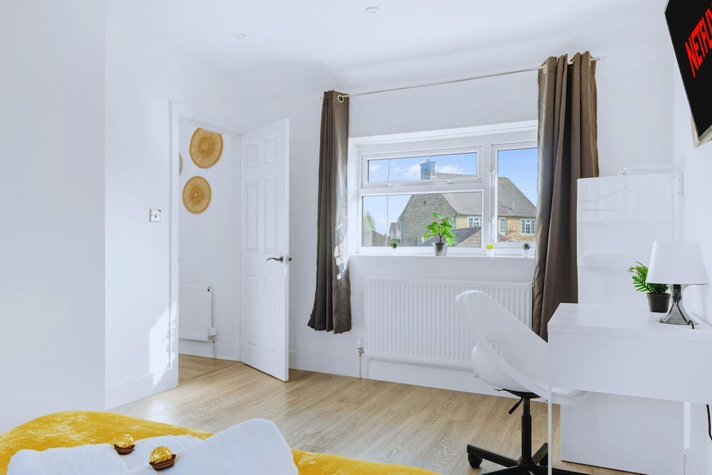 4 Bedrooms - 3 Bathrooms House