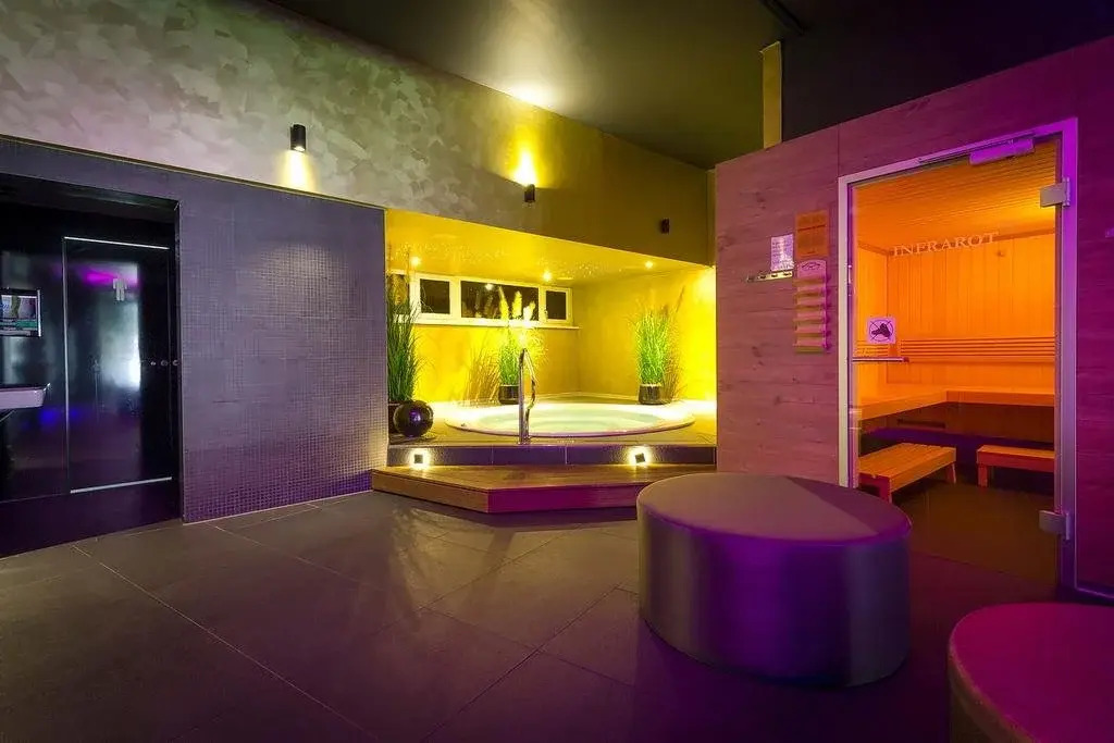 TheHotel (Adults only)