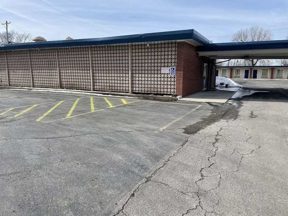 American Motor Inn - Rock Island