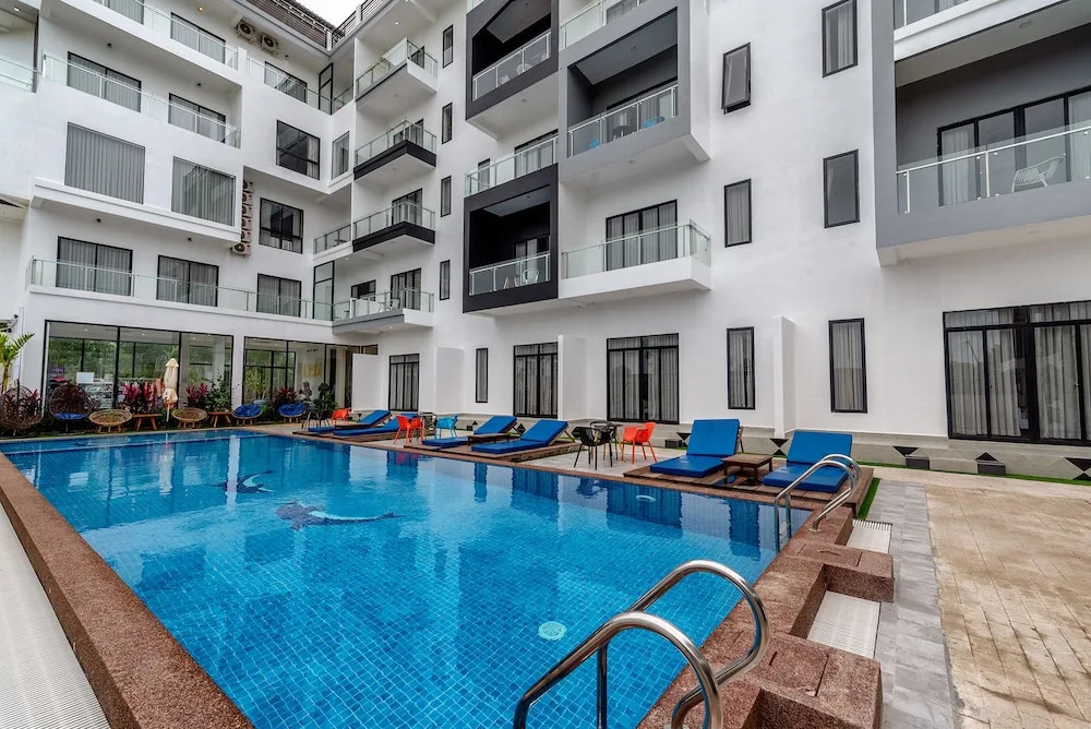 Phoenix Sea View Hotel