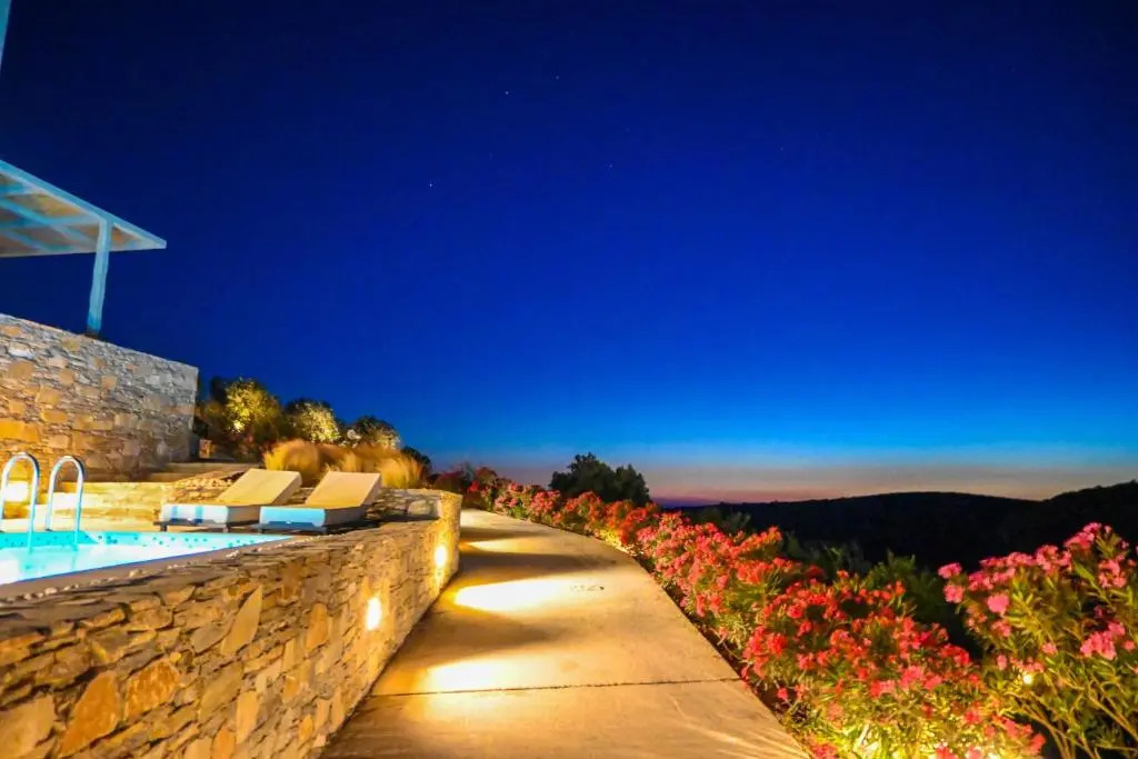 Schinoza luxury suites