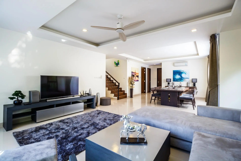 LP101 - Private rooftop pool villa in Laguna for 9 people, near restaurants and shops