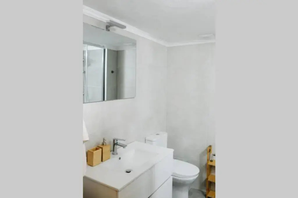 Newly Renovated Athenian Apt