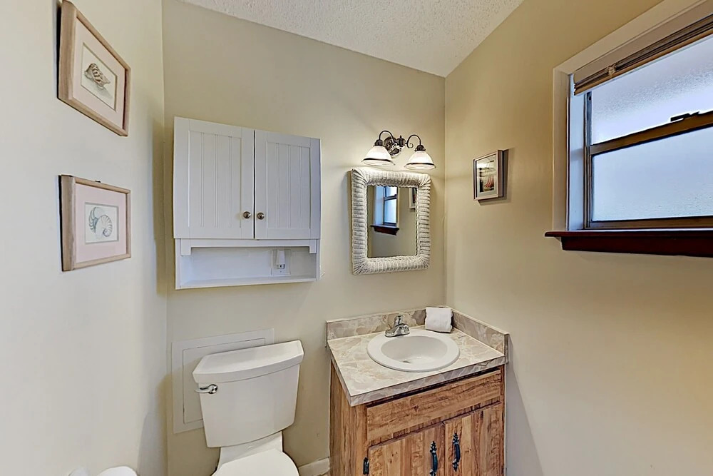 3br/2ba Seaside - 600 Feet From The Beach - Sleeps 6 3 Bedroom Home