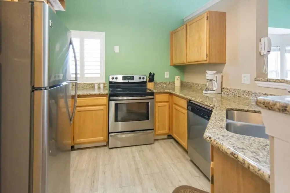 Runaway Beach Club 22202 - Two Bedroom Condo