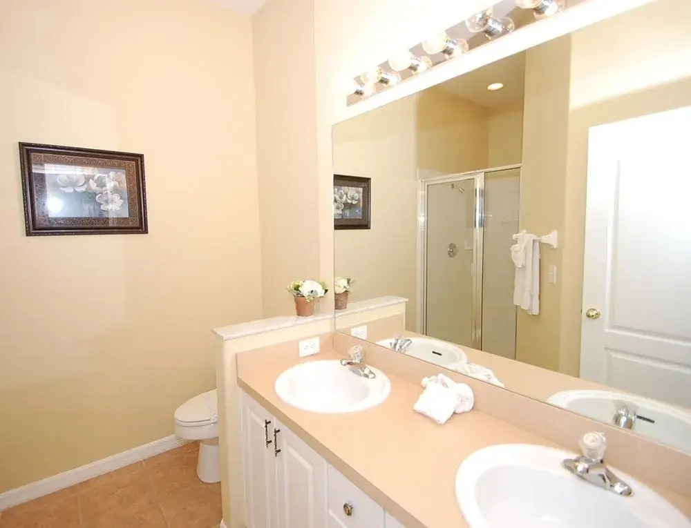T149Bd Breezy Vista 4 Br Villa by RedAwning