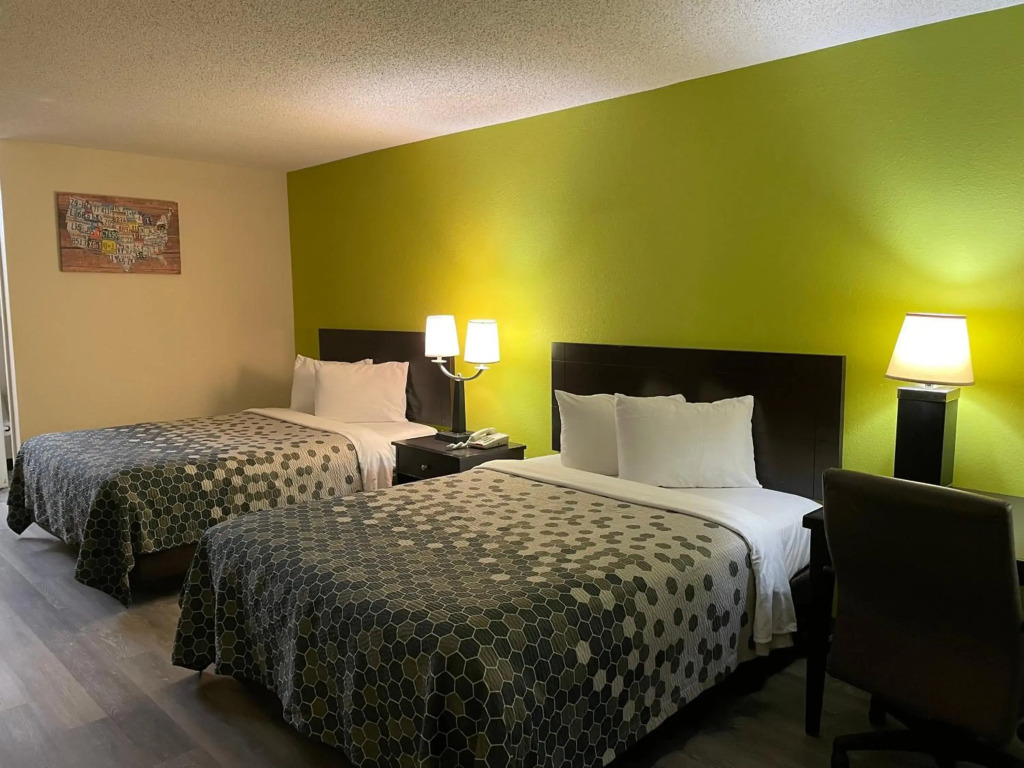 Econo Lodge Inn & Suites Sweetwater I-20