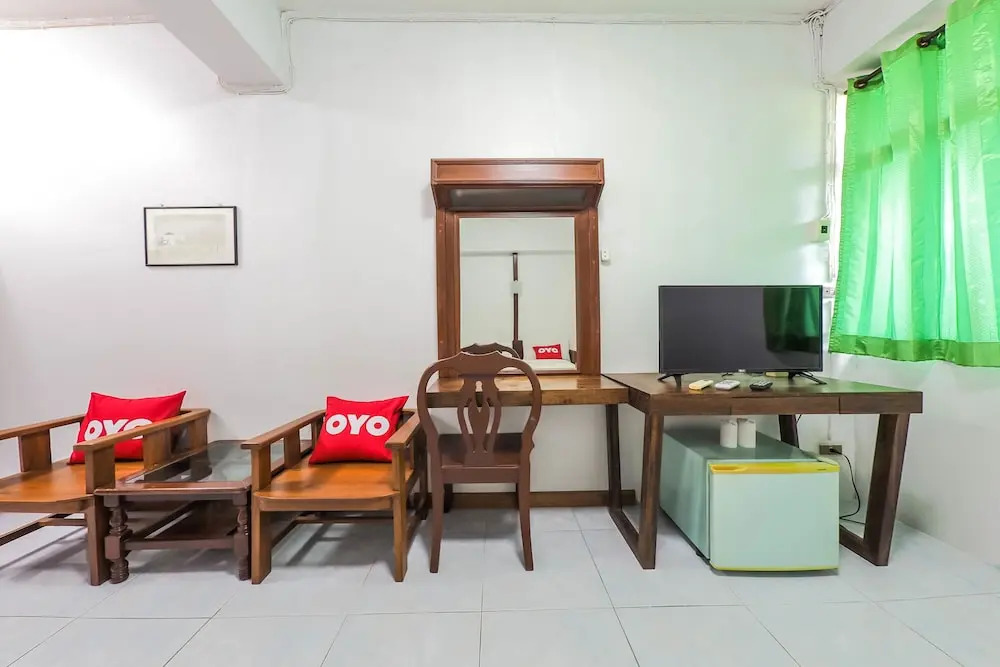 Dumrong Town Hotel