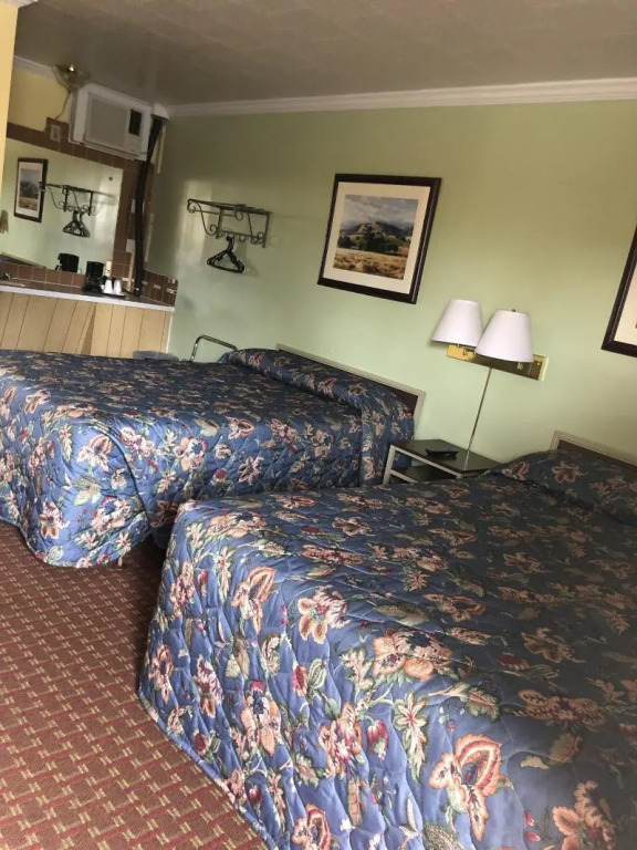 Downtown motel
