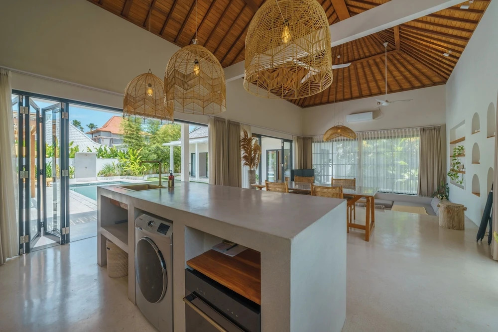 Villa Air - Brand New Stylish 2BR Villa in Pererenan