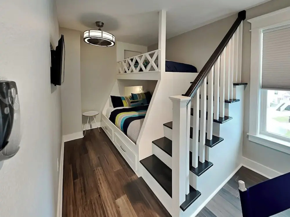 Rosé By The Bay by Ryson Vacation Rentals