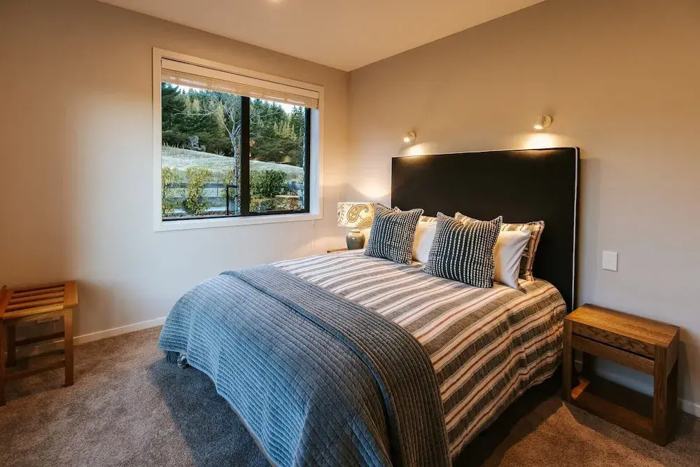 Te Moana - Lake Views - Sleeps 7