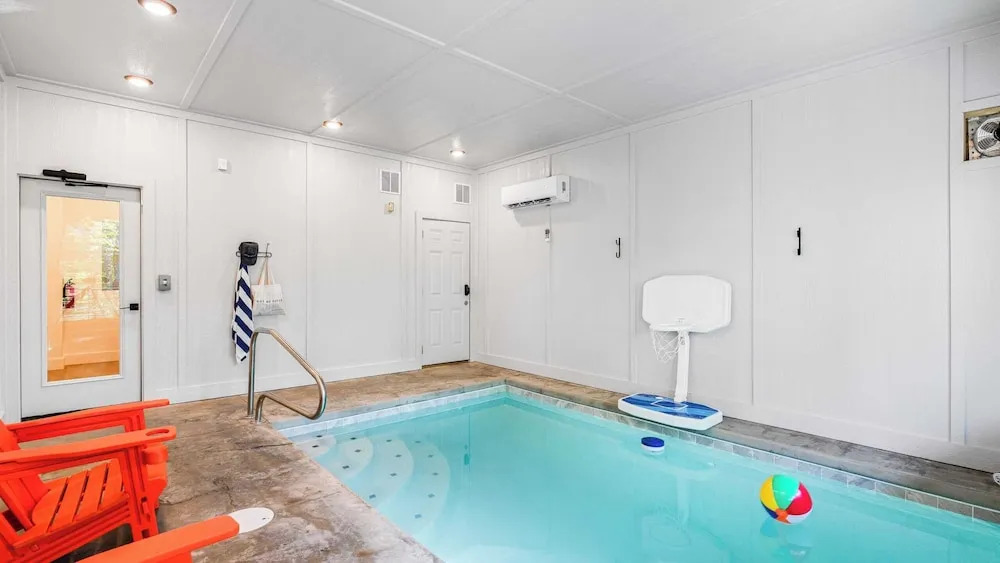 Ridgeview Retreat by Avantstay Sevierville Retreat Indoor Pool + Hot Tub + Firepit + Gym