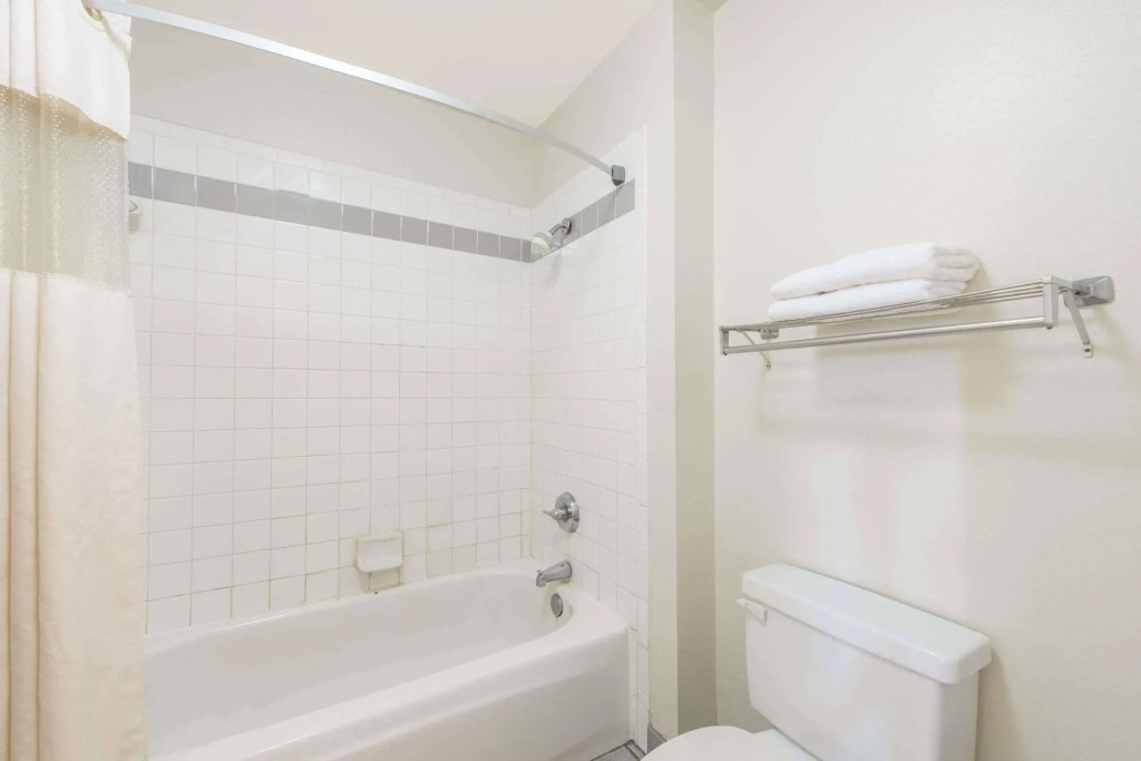 Travelodge by Wyndham Wichita Falls