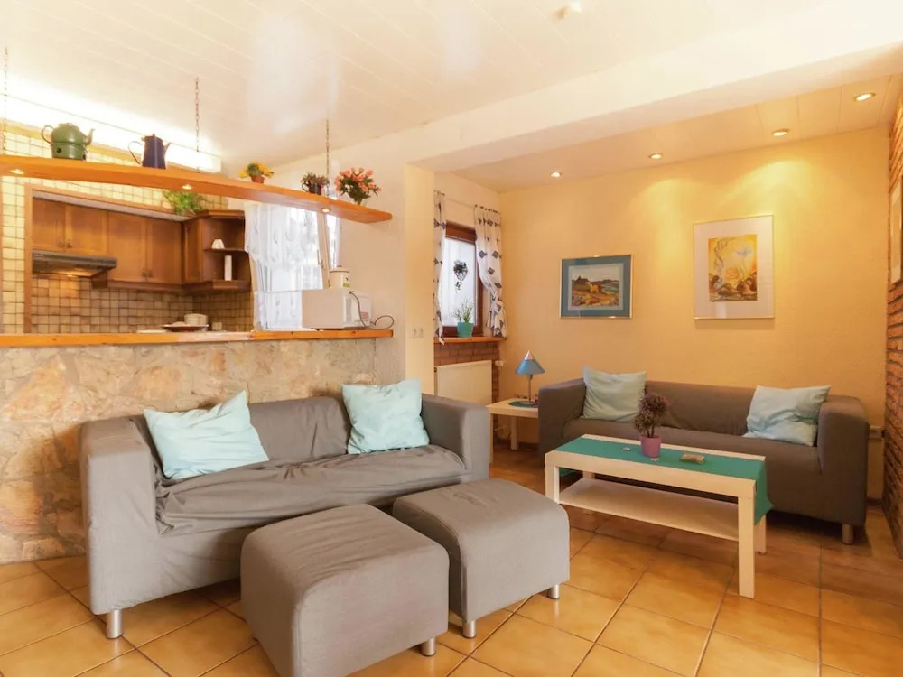 Nice House for 6 People With Private Pool and own Mooring in Empuriabrava
