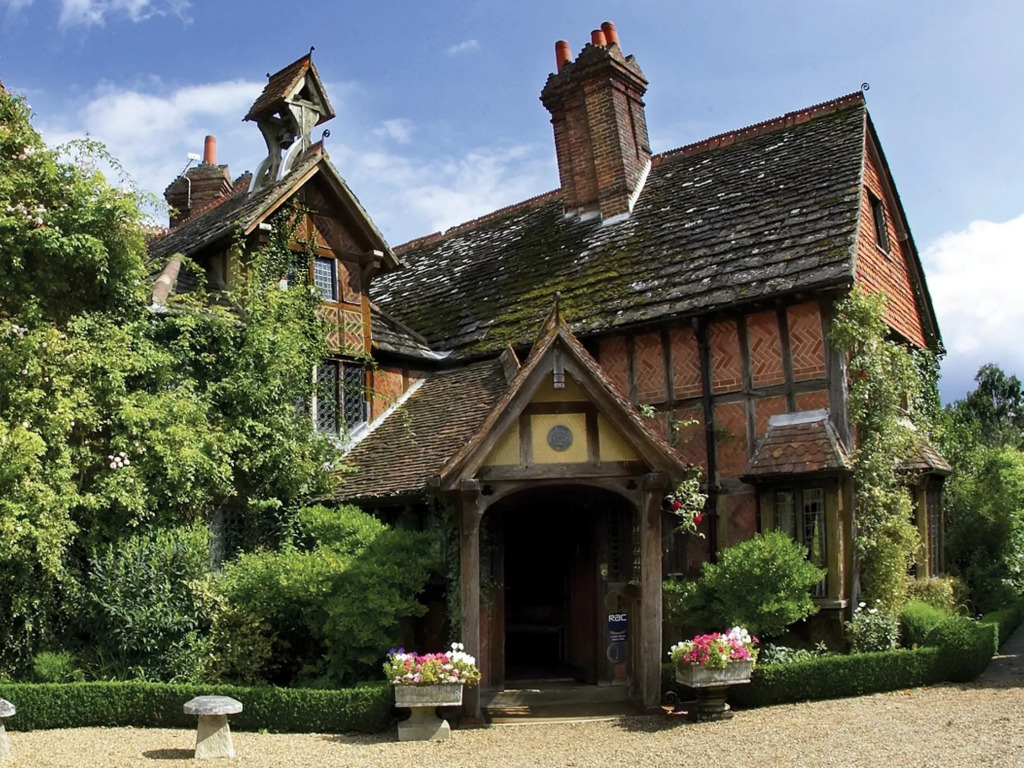 Langshott Manor - Luxury Hotel Gatwick