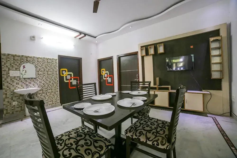 OYO Home 16423 Spacious 3BHK