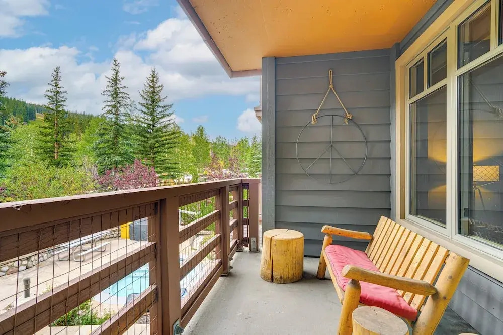 Walk to Lifts: Condo w/ Copper Mtn Views in Frisco