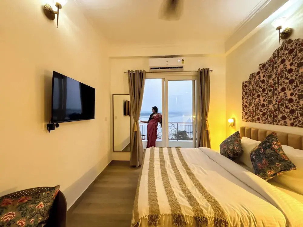 The Neeraj Ganga Rajmahal Wellness With Ganga View