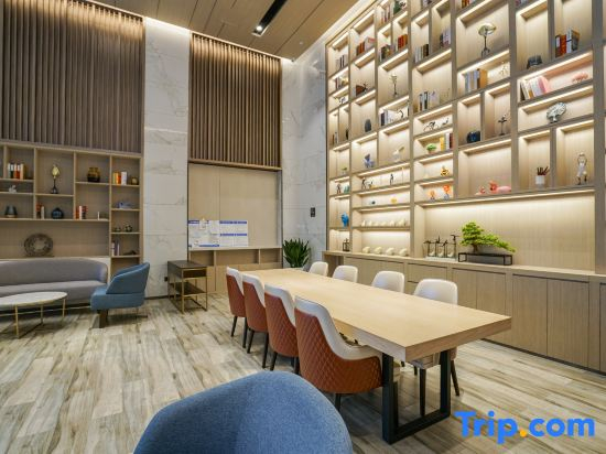 Lavande Hotel (Nanchong Xihua Normal University)
