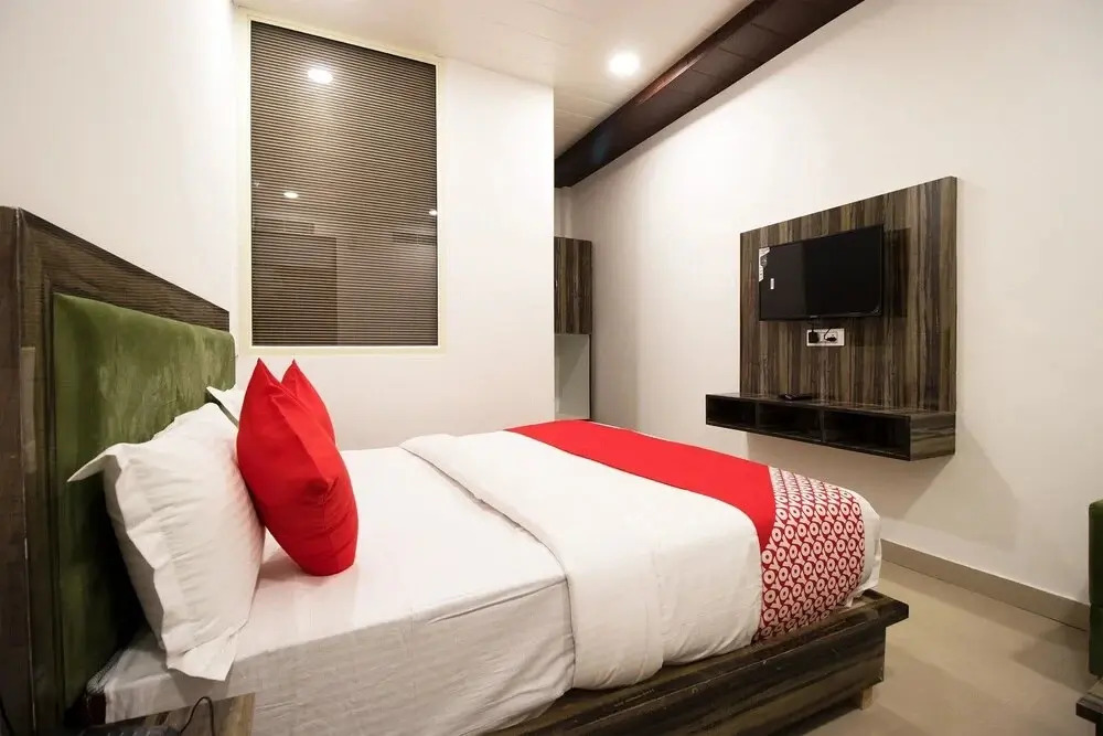 Grand Inn by OYO Rooms