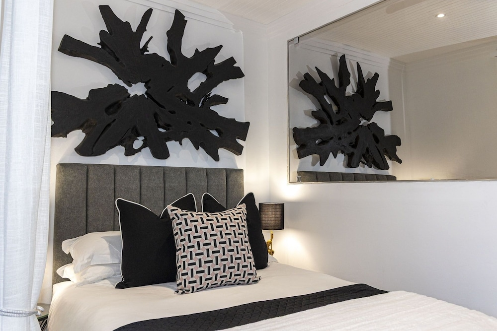 Clifton YOLO Spaces - Clifton Petite Villa