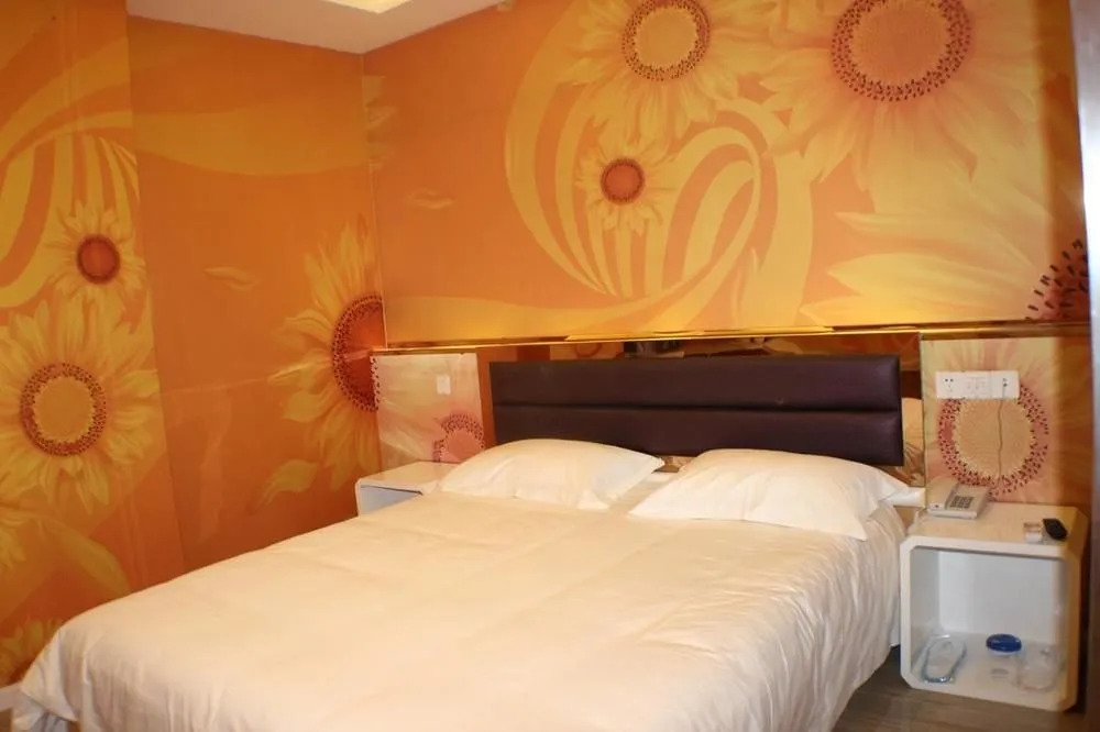 Passerby Fashion Theme Hotel