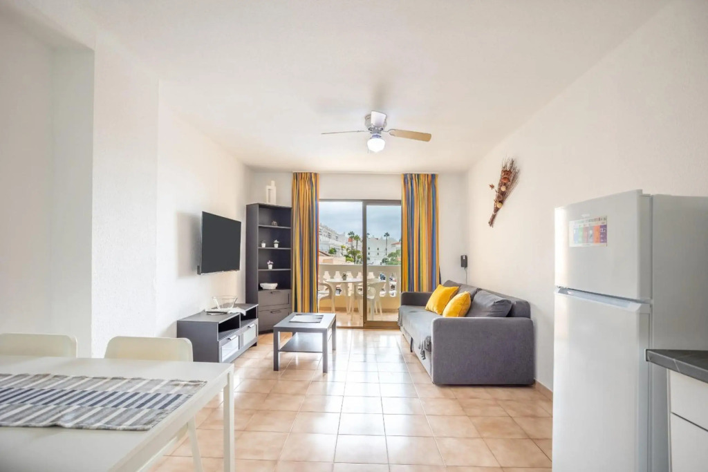 Matthew's Flat Los Cristianos by LoveTenerife