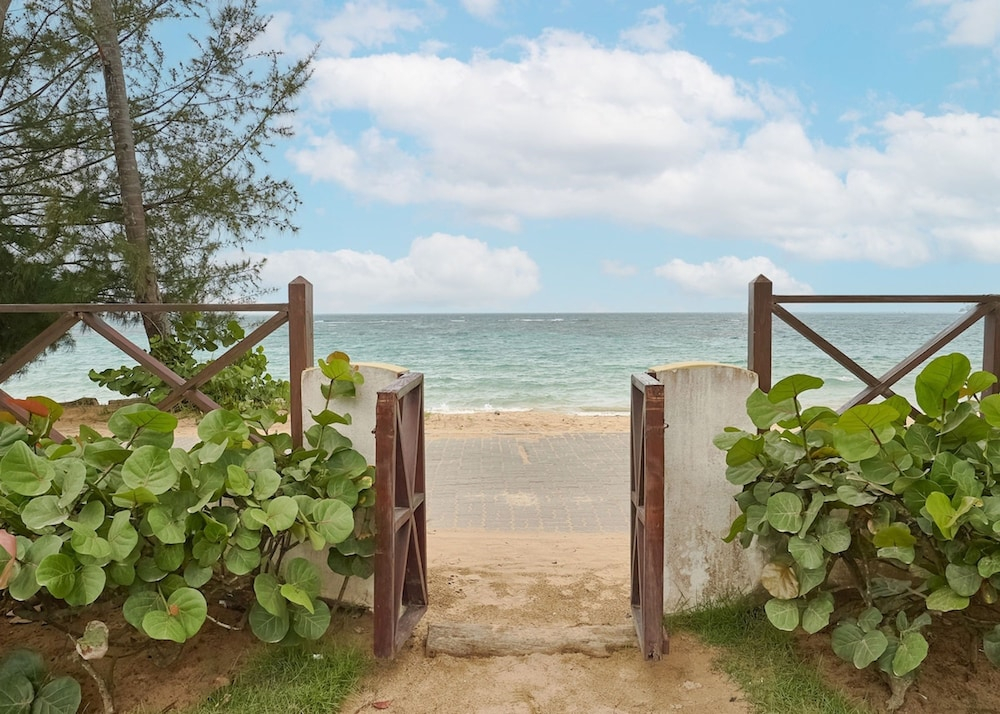 3BR Beach Essence Terrenas Pool Maid Beachfront