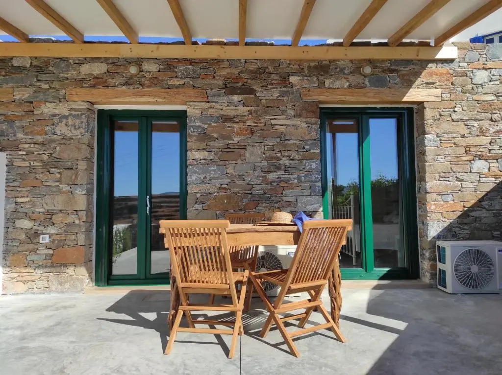 Traditional suites in Chora Kythnos #5