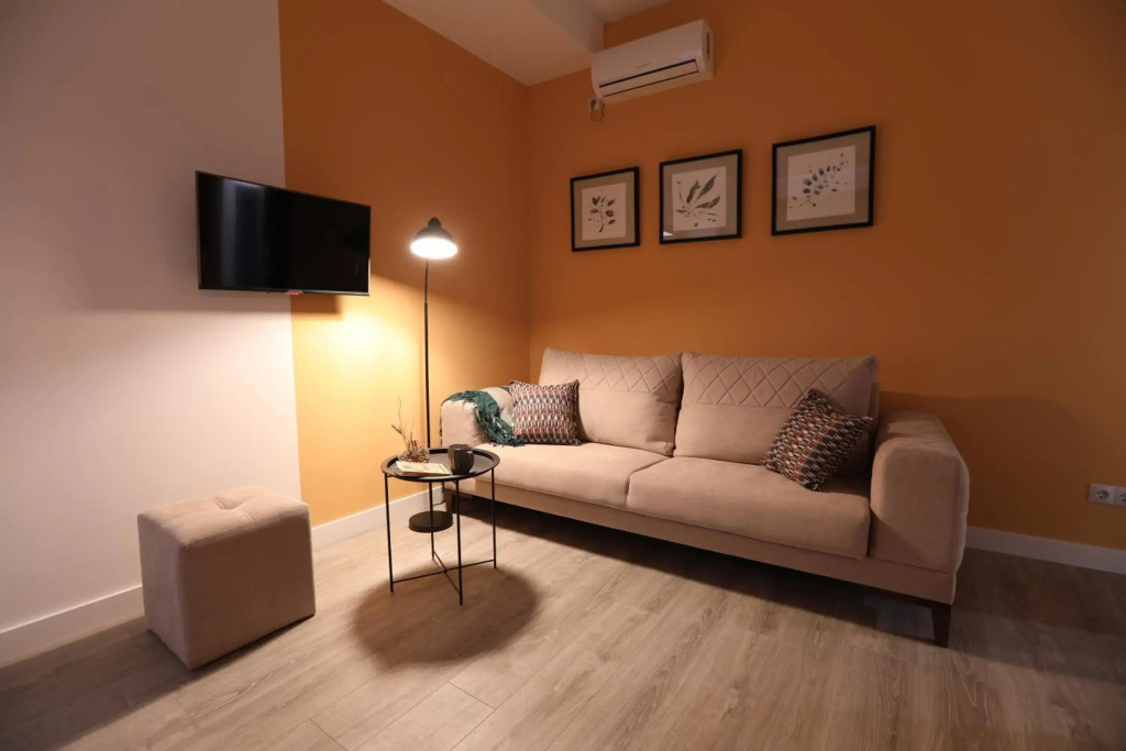 Tulip - 1BR - Self Checkin - Garden - BBQ - Netfli#