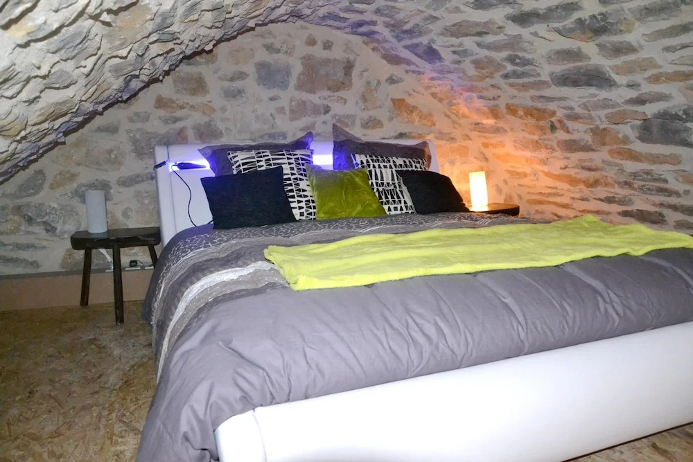 House With one Bedroom in Mostuéjouls, With Pool Access, Enclosed Gard