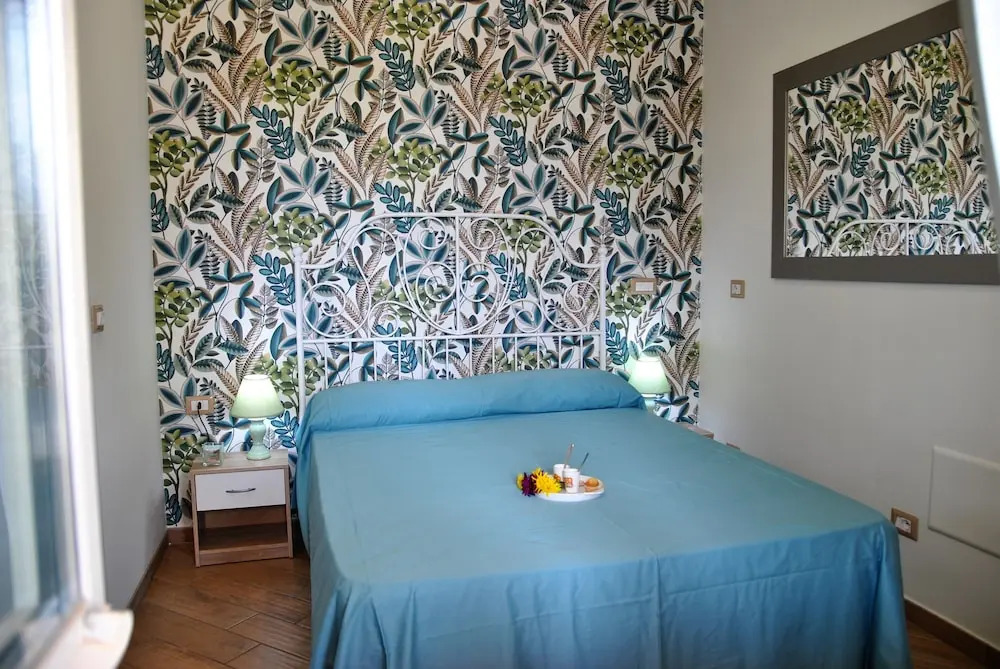 Villa Giselda With Private Pool and Outdoor Whirpool