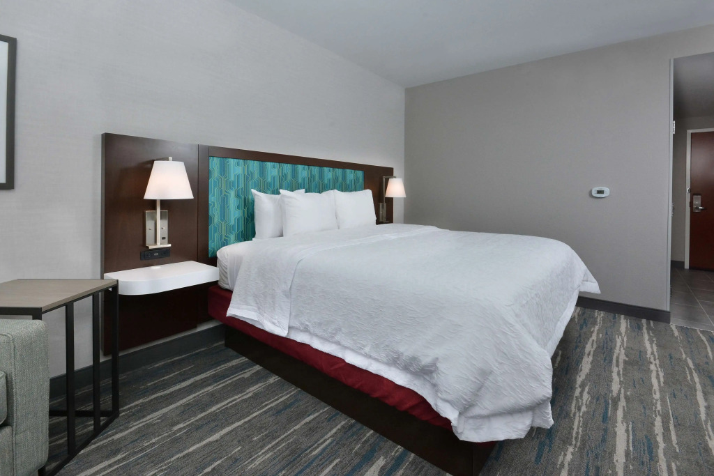 Hampton Inn & Suites Charlotte North I 485