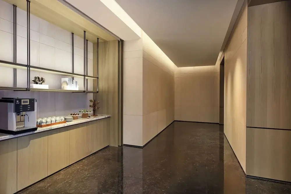 Отель Courtyard by Marriott Zhuhai