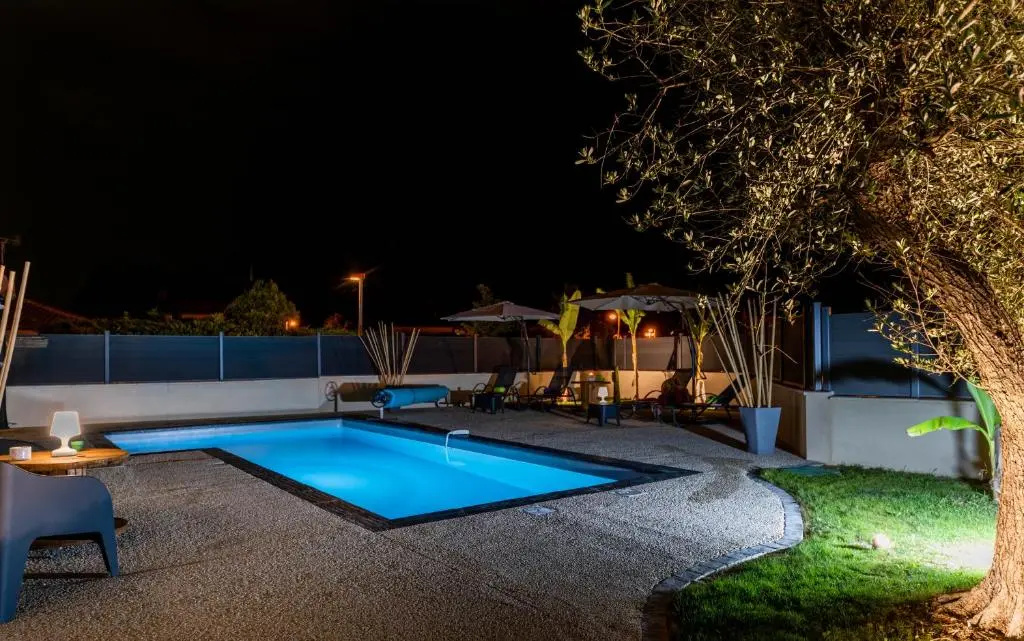 Sublime villa des Oliviers - Piscine chauffée, espace détente, Baby-foot, cuisine extérieure - proche dAgen
