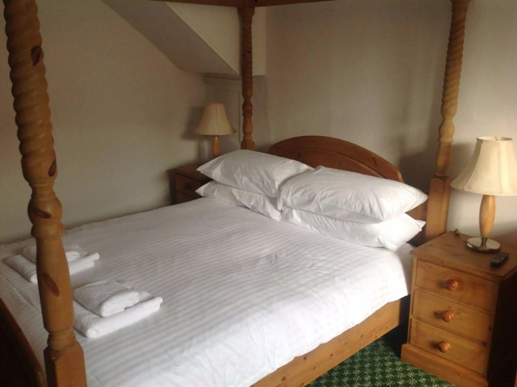 Fleur De Lis Hotel