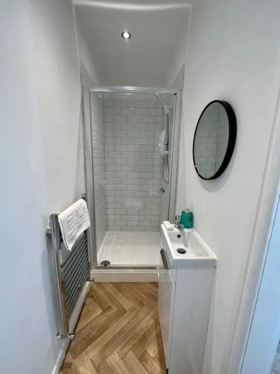Large Five Bedroom Home with parking