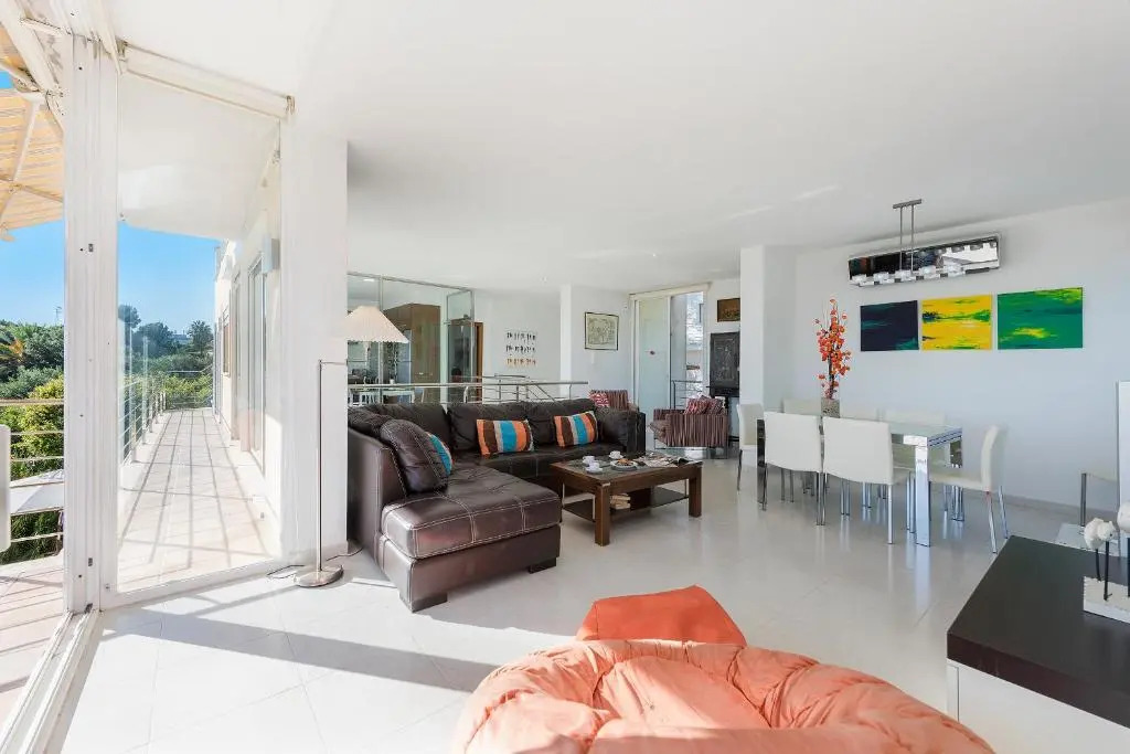 Vistafar - Private Pool & Only 50m to the Sea