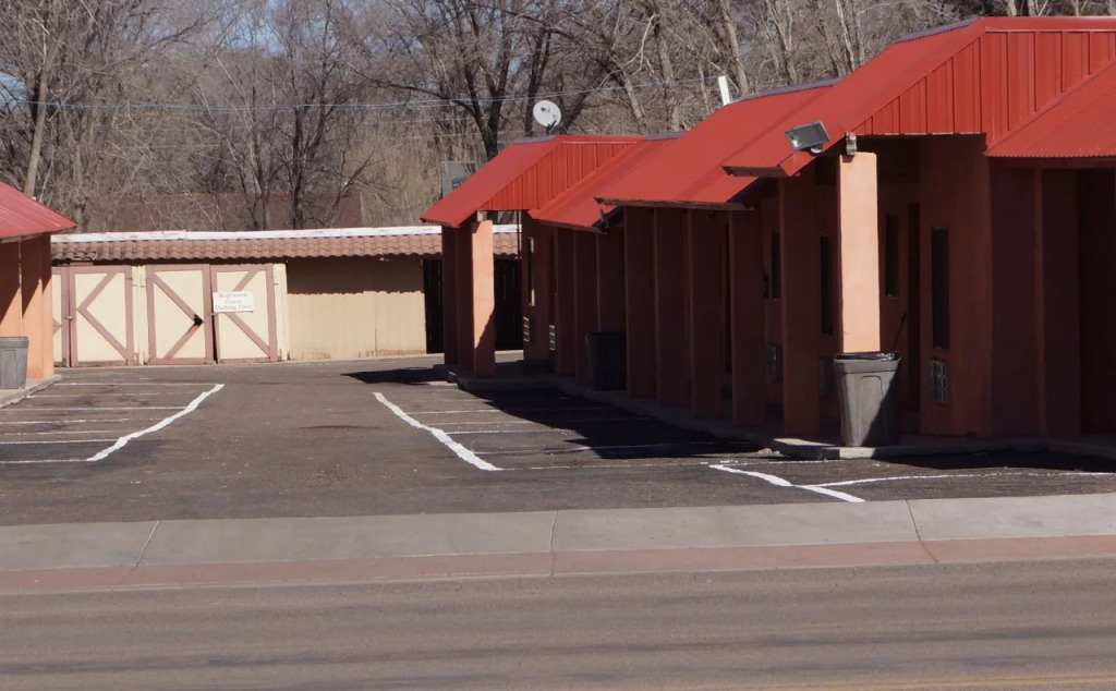 White Mountain Motel
