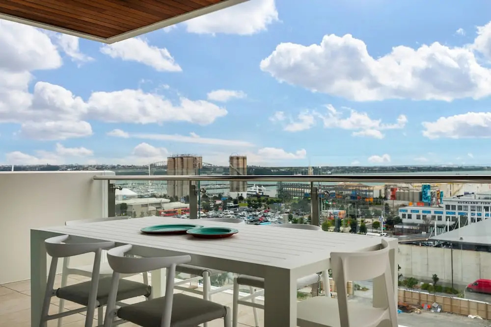 Stunning Luxury Condo at the Waterfront