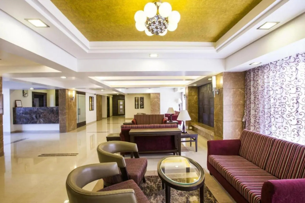 Collection O Reeva Regency