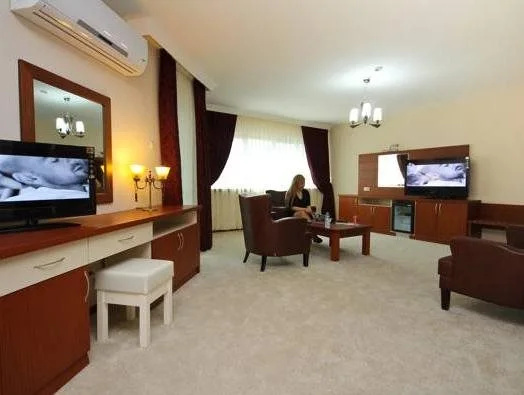 Petek Hotel