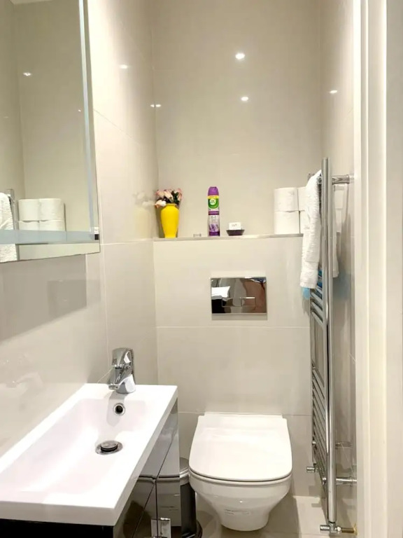 Apartment With 2 Bedrooms in Greater London, With Wonderful City View, Terrace and Wifi