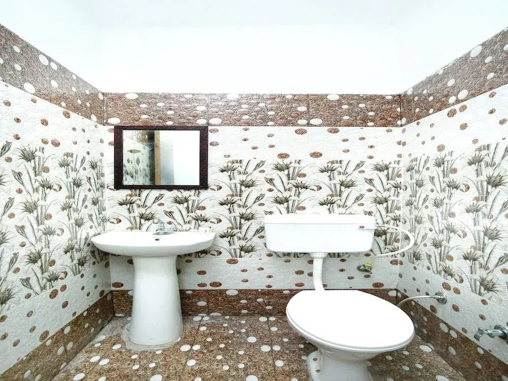OYO 15863 Hotel Royal Vij