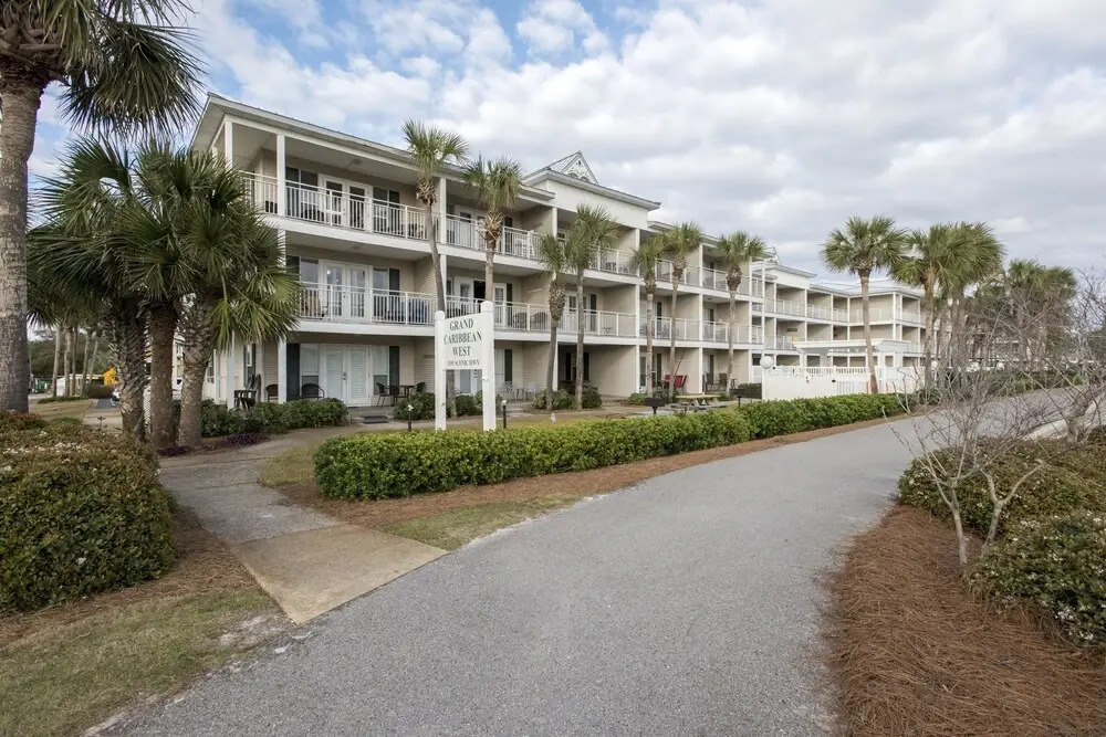 Grand Caribbean West 215 1 Bedroom Condo by Redawning