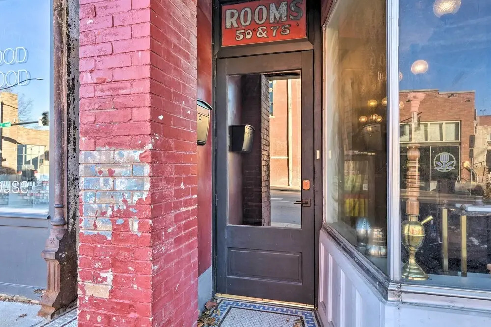Upscale Loft in the Heart of Dtwn Springfield