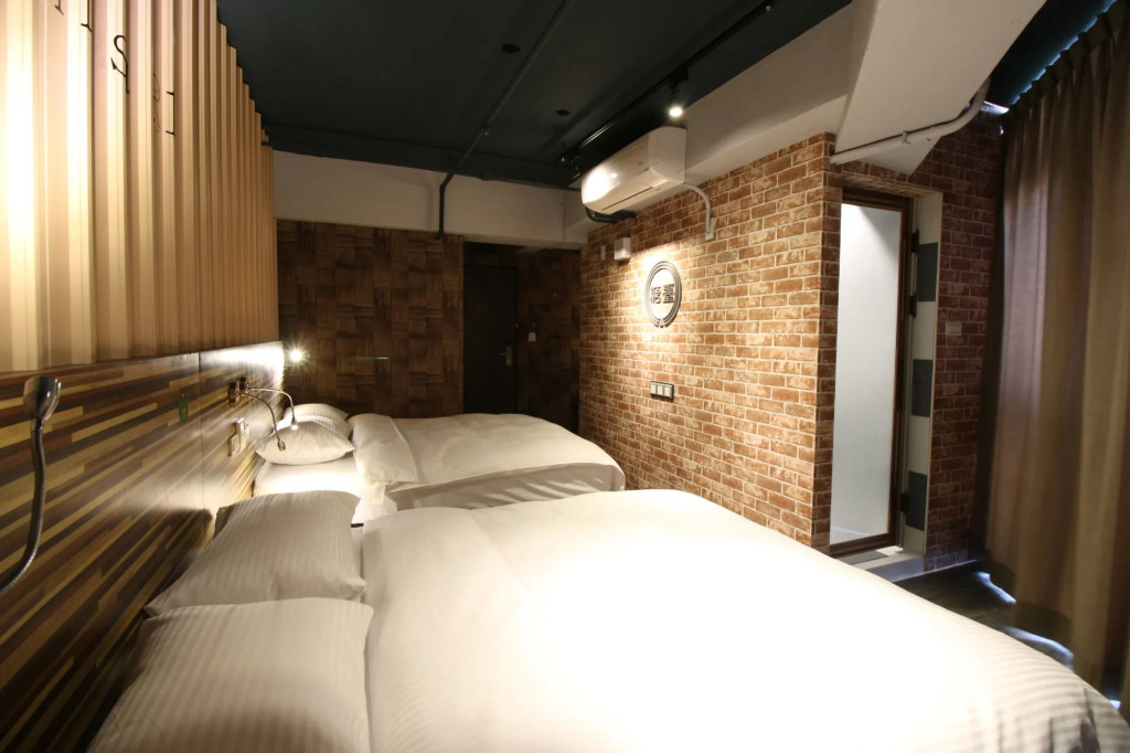 R10 Eco Hotel