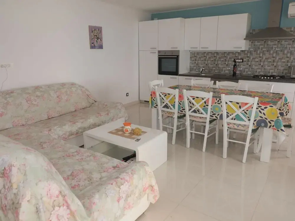 Spacious Holiday Home With Terrace & Great Sea View